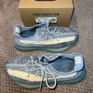 Yeezy boost 350 ash blue size 11